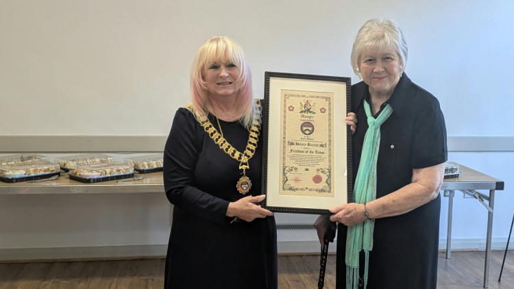 Alsager Mayor Cllr Pauline Hubbard presented the award to Hilary Baxter yesterday (Thursday). (Photo: Nub News)