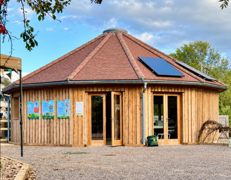 A new roundhouse beside Glastonbury’s Bride’s Mound has celebrated its official launch, with public use expected to follow once final approval is granted. (Photo: Kevin Redpath)