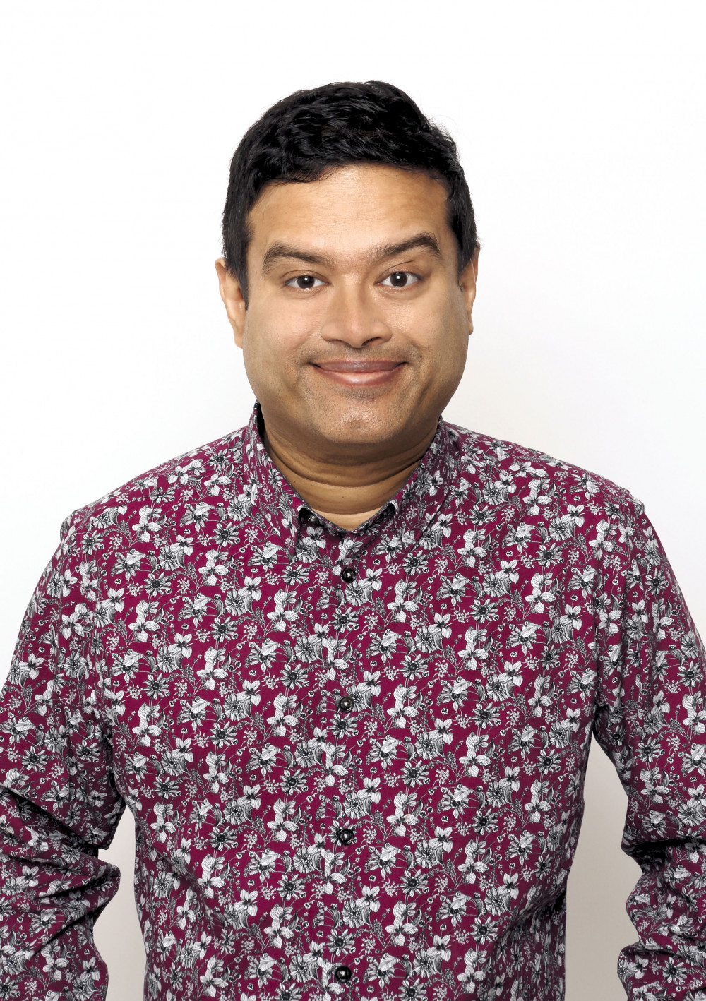 Paul Sinha to headline launch night in Hitchin