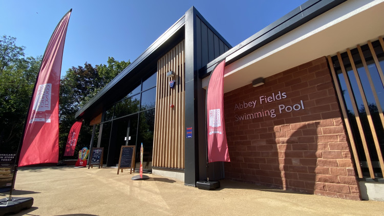 Cyclists have been riding to the racks at the new Abbey Fields Swimming Pool (image by Nub News)