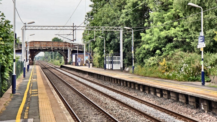 The tragic incident happened on a Northern train at Holmes Chapel Railway Station around 7.30pm (Photo: Wikimedia Commons).