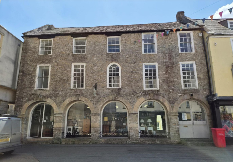 Two one-bedroom flats are proposed above a Market Place shop after efforts to find commercial tenants.