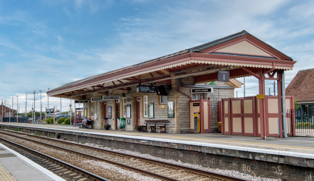  Castle Cary station will receive a new accessible footbridge and lifts under plans announced by Network Rail to improve access at five stations across the west of England.