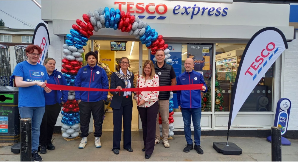 Cllr Alison Insley cut the ribbon at Tesco Express today (image supplied)