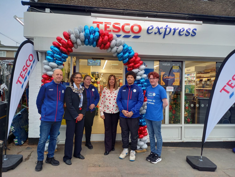 Cllr Alison Insley cut the ribbon at Tesco Express today (image supplied)