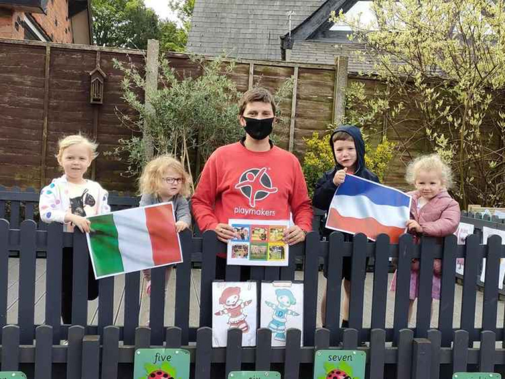 Holland vs Italy at Townhouse Audley Road. From left to right: Georgia Elkin, Billie Paynter, Mr Ross, Charlie Elkington and Alice Minshall Holland vs Italy at Townhouse Audley Road. From left to right: Georgia Elkin, Billie Paynter, Mr Ross, Charlie Elkington and Alice Minshall