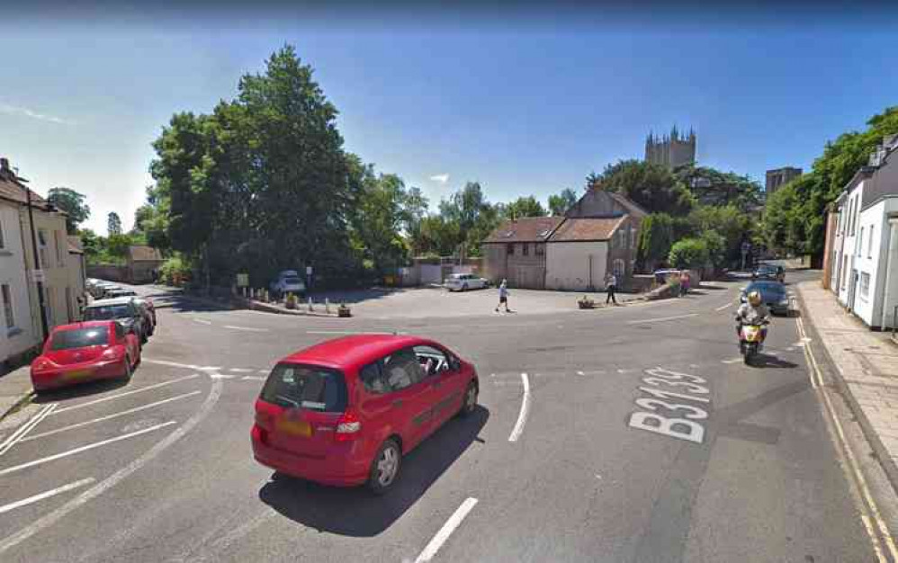 There will be temporary traffic lights outside the Fountain Inn this week (Photo: Google Street View)