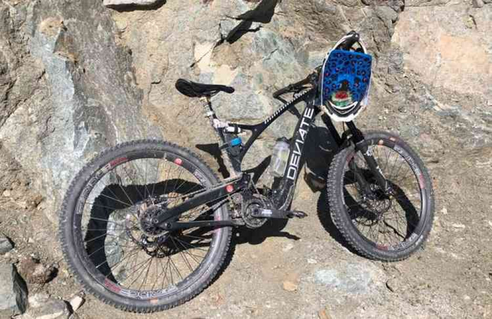 The Deviate Guide Mountain Bike that was stolen