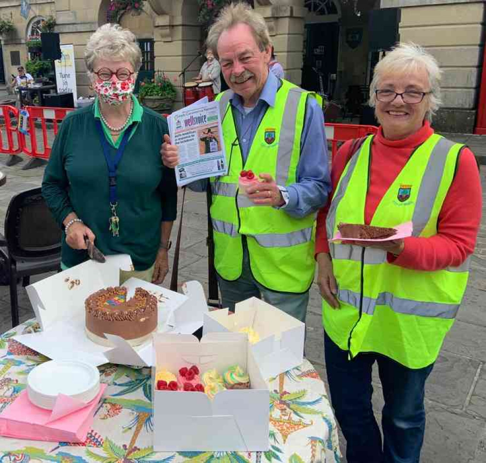 Lavinia Byrne, left, brought cakes which she gave to coronavirus volunteers and stewards like Dougal and Ann Mackay