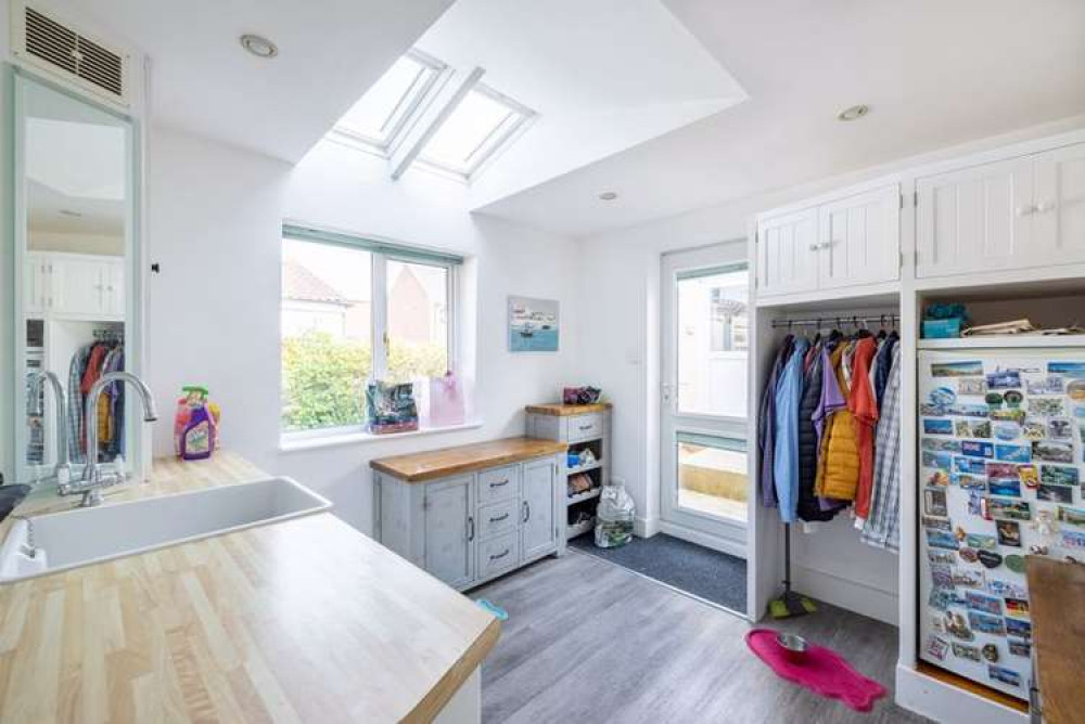 Three-bedroom house in West Street Three-bedroom house in West Street