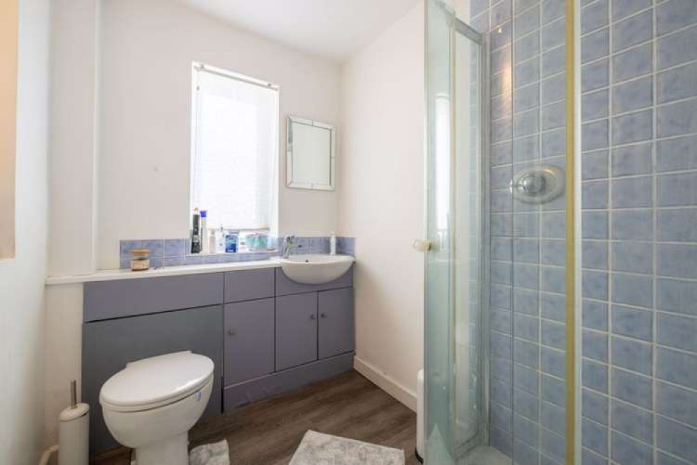 Three-bedroom house in West Street Three-bedroom house in West Street