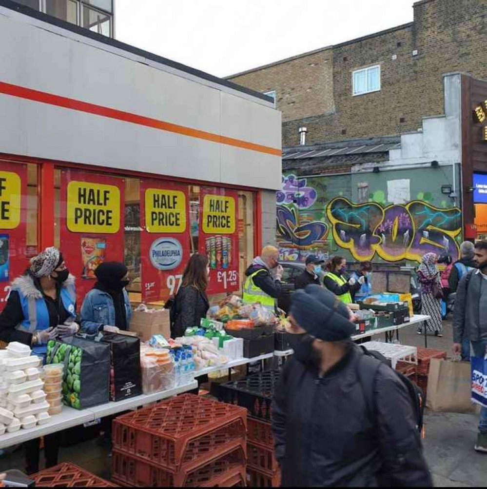 Free meals, refreshments and takeaway bags (and cake!)