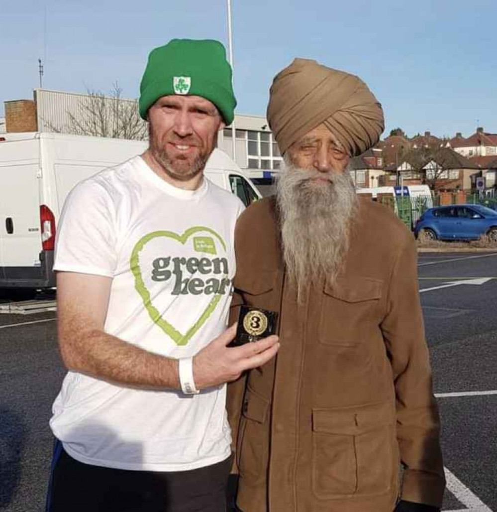 Geoffrey Donohoe (right) with Fauja Singh, the oldest ever marathon runner at 103